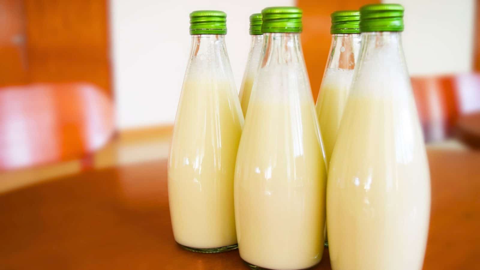 difference between milk from cows and goats